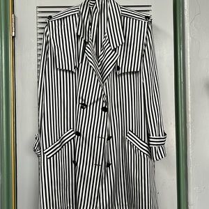 Trench coat straight outta Moira rose